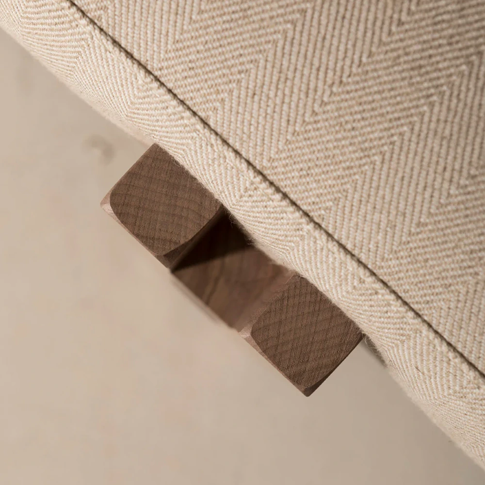 Scandinavian Elegance Bench (1)