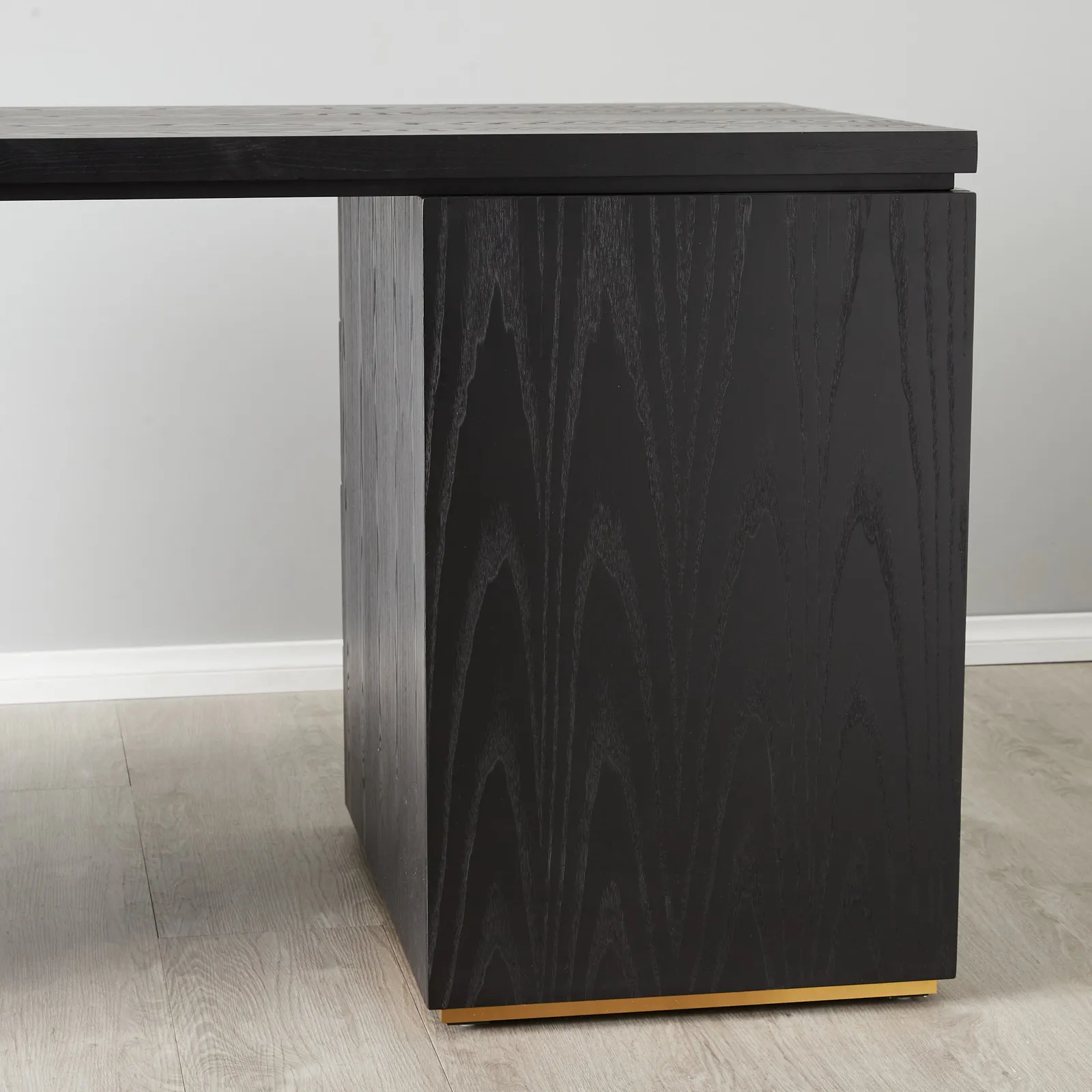 Aurelius Black & Gold Wooden Desk (6)